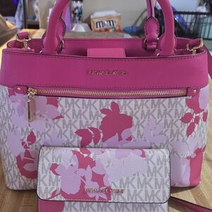 Michael Kors Pink and Cream Women's Bag Set